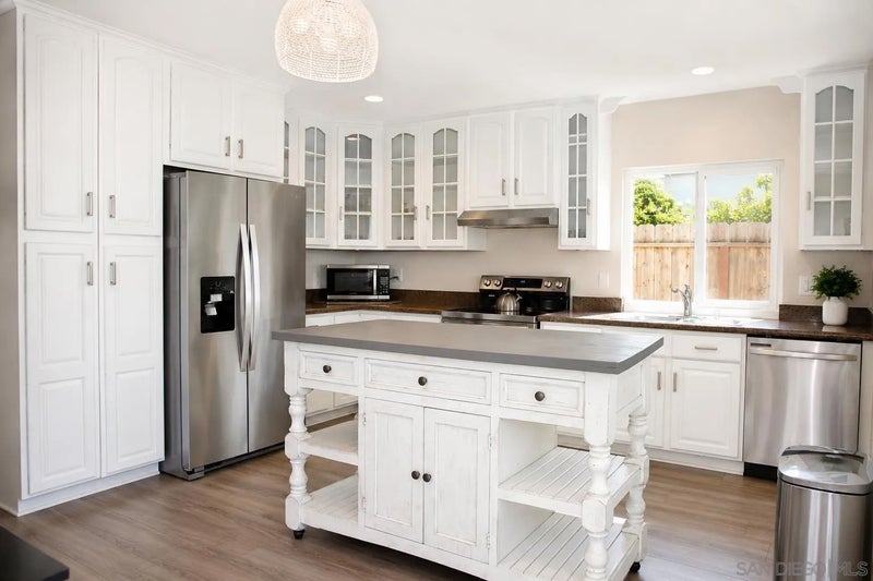 1021 Hazen