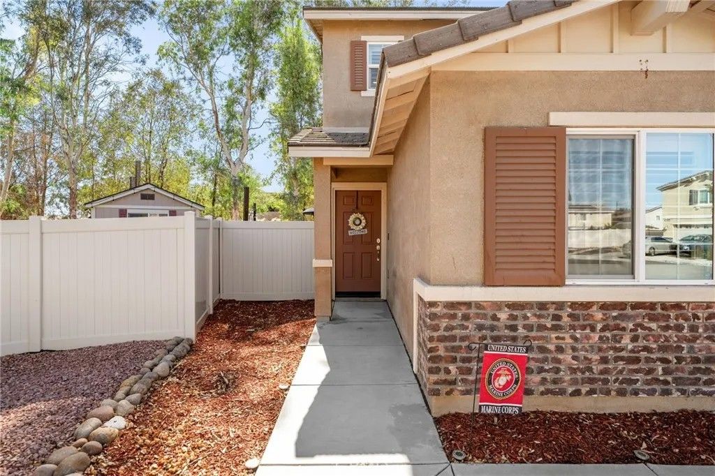 Photo of 1260 Corte Del Sol, San Jacinto, CA 92582 (MLS # CV25252143)