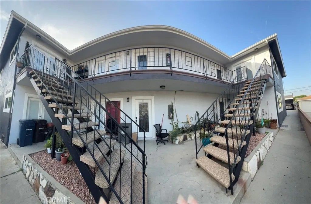 Photo of 4059 W 142nd Street #F, Hawthorne, CA 90250 (MLS # SB25279711)