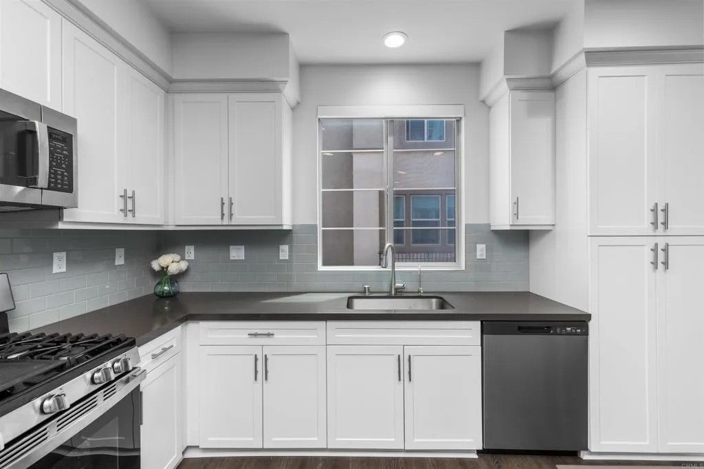 328 Waverunner Court
