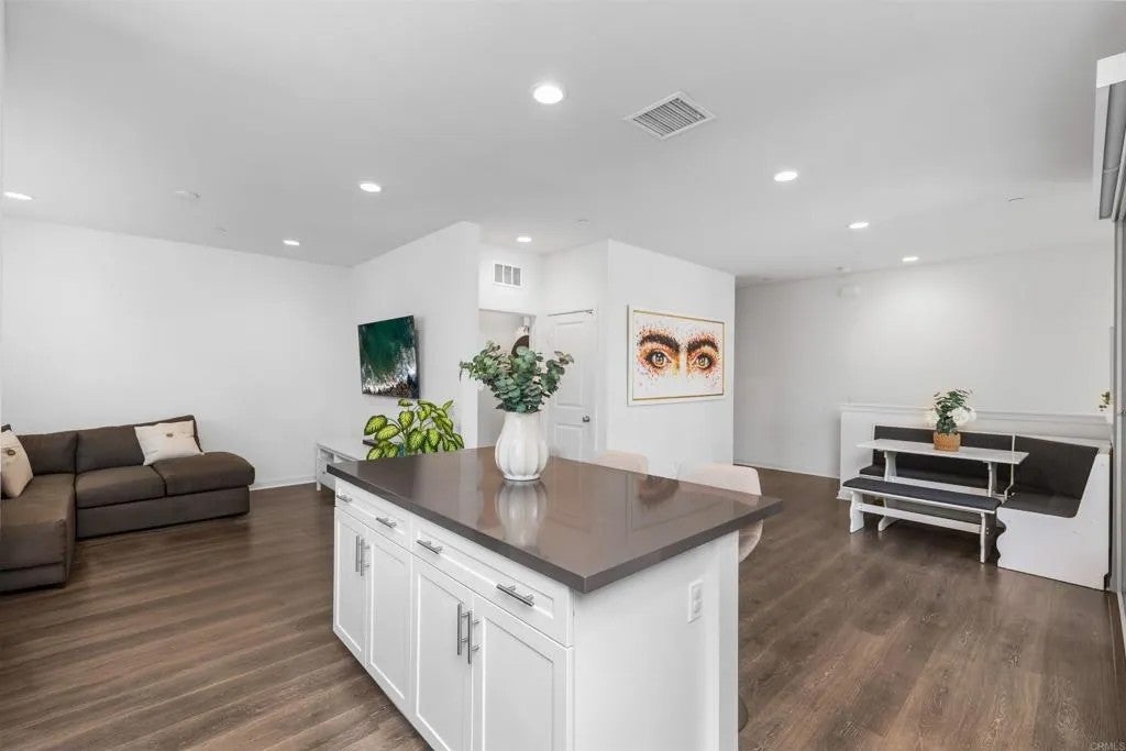 328 Waverunner Court
