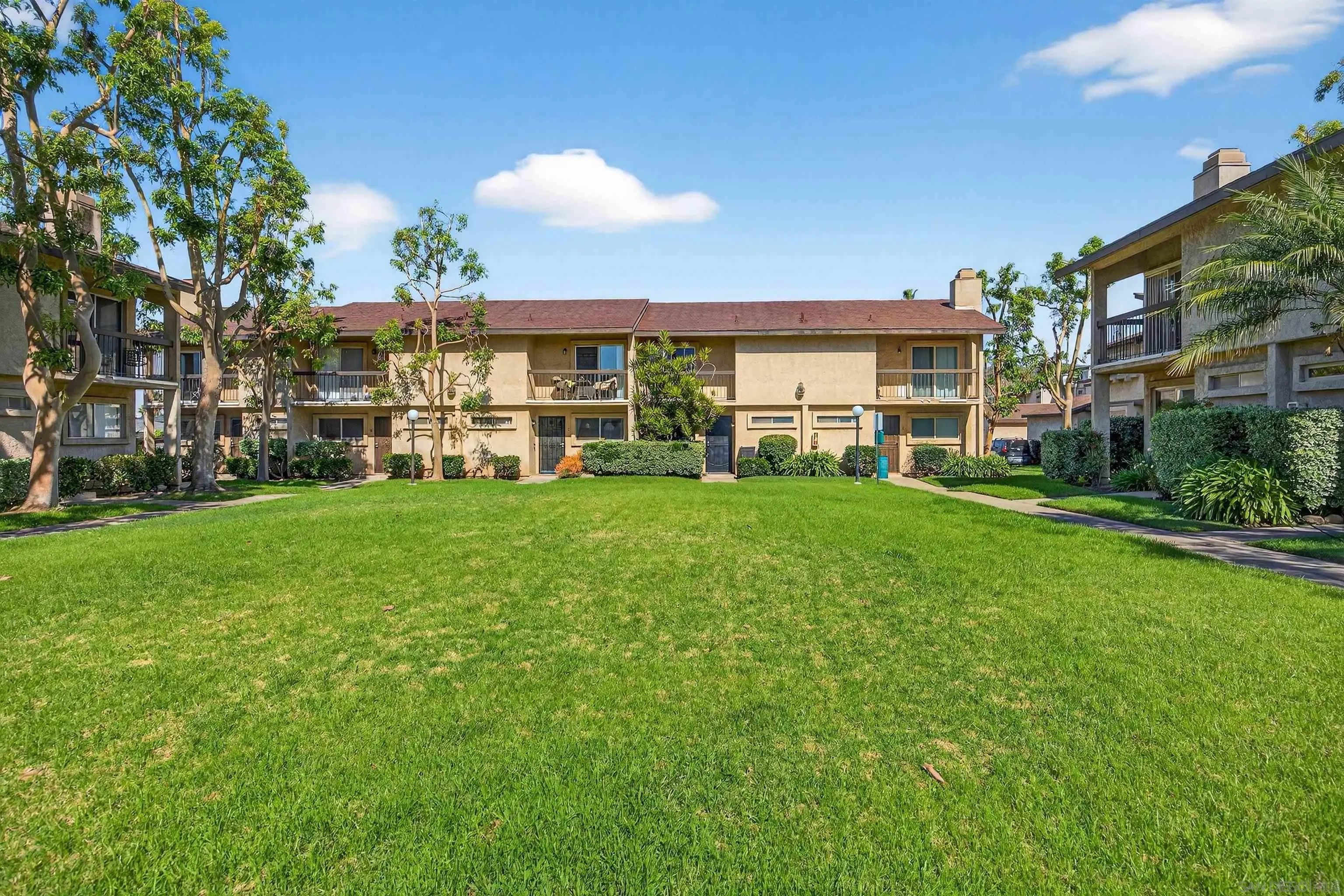 736 N N Mollison Ave D