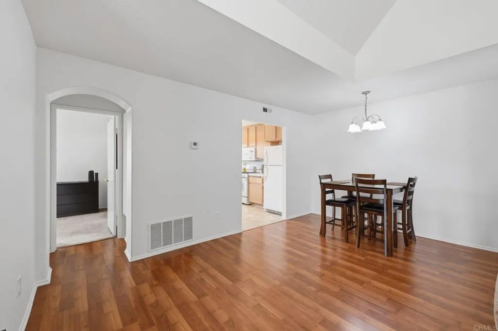2633 Regent Road