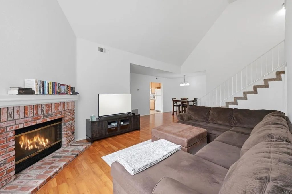 2633 Regent Road