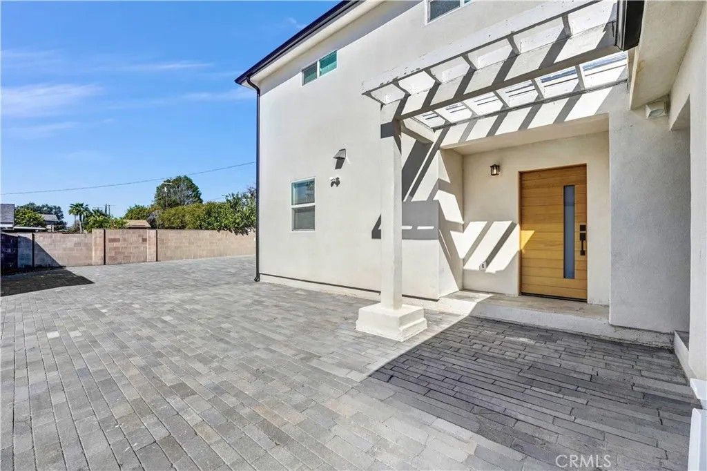 Photo of 18221 Chatsworth St #A, Northridge, CA 91326 (MLS # SR26045801)