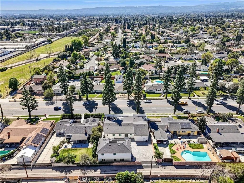 Photo of 18221 Chatsworth St #A, Northridge, CA 91326 (MLS # SR26045801)