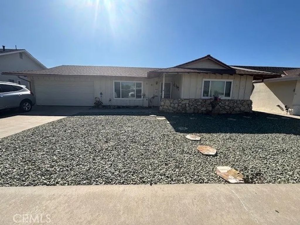 Photo of 1561 Sandlewood Drive, Hemet, CA 92543 (MLS # SW25256807)