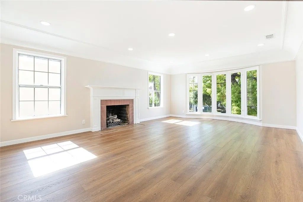 Photo of 741 E Doran St, Glendale, CA 91206 (MLS # GD25240586)