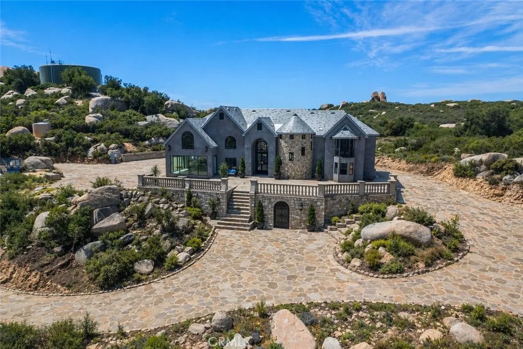 42125 Calle Paramo