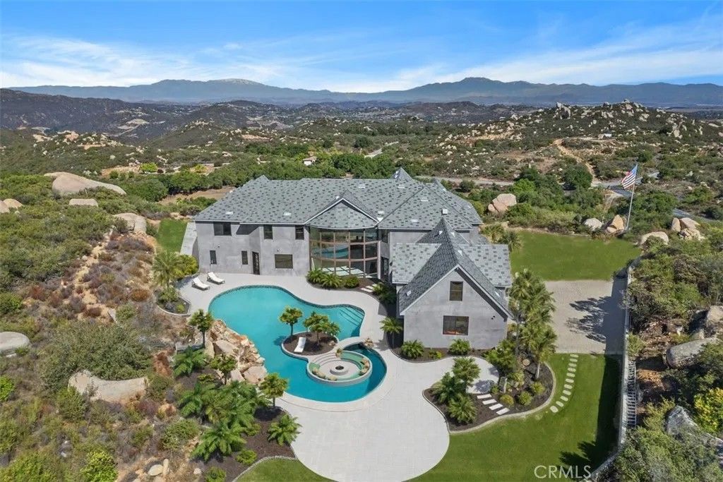 Photo of 42125 Calle Paramo, Murrieta, CA 92562 (MLS # SW25217976)