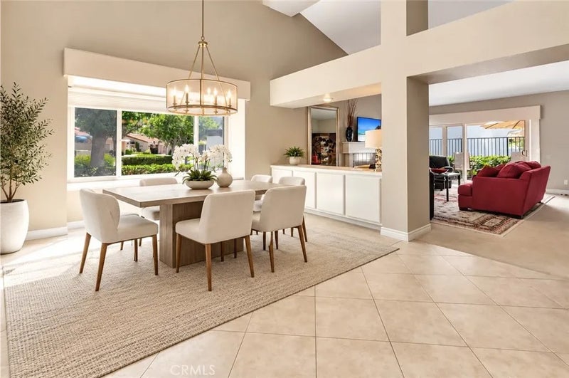 32065 Via Flores