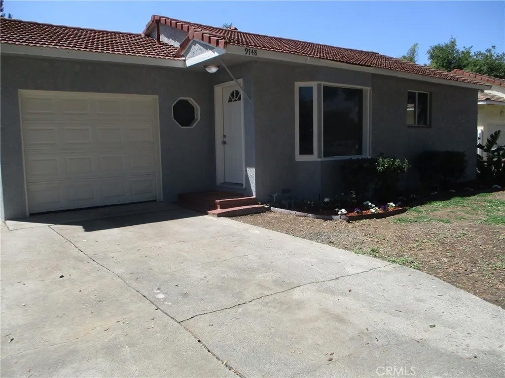9748 Belmont