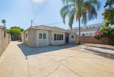 Tiny photo for 6922 Eton Avenue, Canoga Park, CA 91303 (MLS # SB25207602)