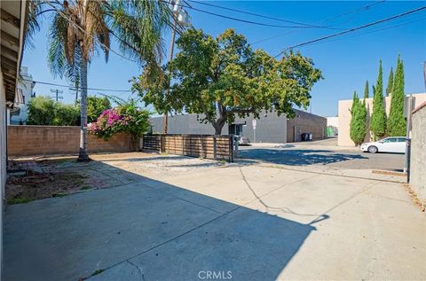 Tiny photo for 6922 Eton Avenue, Canoga Park, CA 91303 (MLS # SB25207602)