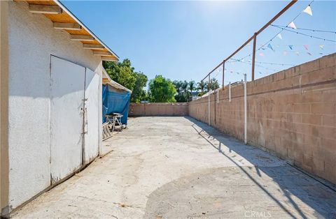 Tiny photo for 6922 Eton Avenue, Canoga Park, CA 91303 (MLS # SB25207602)