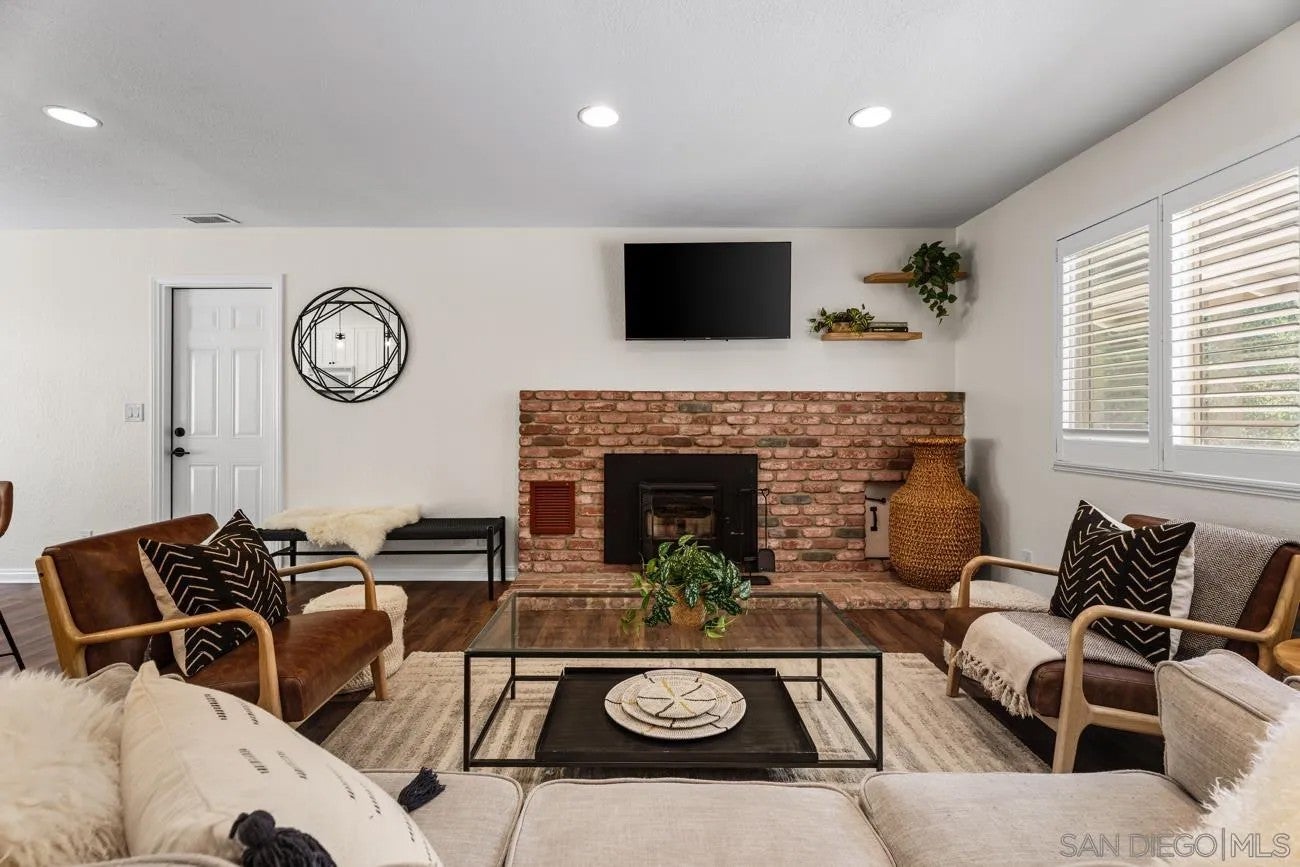 3004 Pine Crest