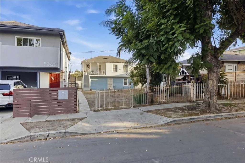 Photo of 5360 Ithaca Avenue, Los Angeles, CA 90032 (MLS # SR26233312)