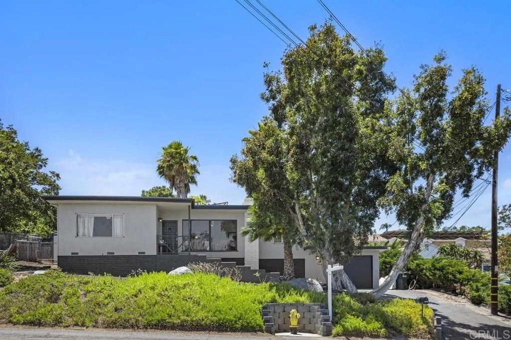 Photo of 1001 Ontario St, Escondido, CA 92025 (MLS # NDP2506655)