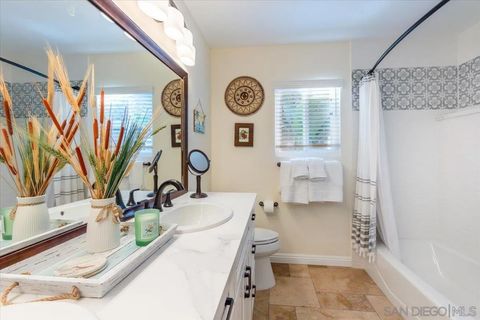 Tiny photo for 2451 Country View Gln, Escondido, CA 92026 (MLS # 250042725)