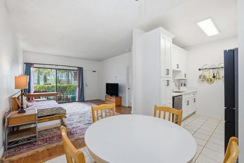 8310 Regents Road 1E San Diego CA 92122