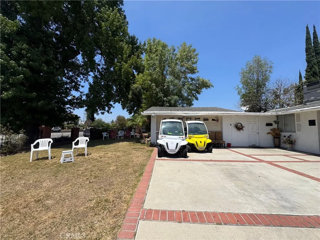 8740 Winnetka