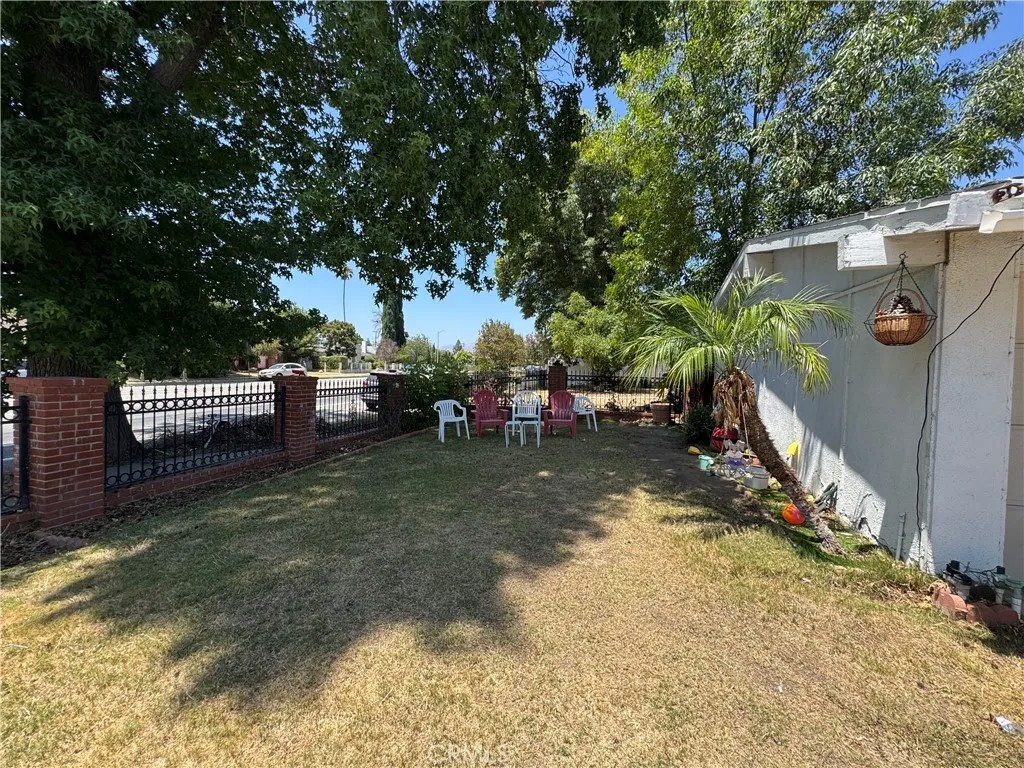 8740 Winnetka