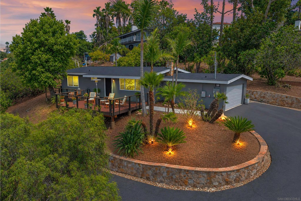 Photo of 163 Ocean View, Vista, CA 92084 (MLS # 260022208)