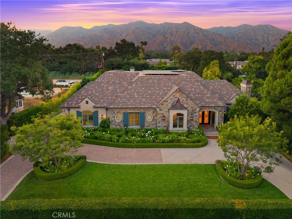 935 W Foothill Boulevard