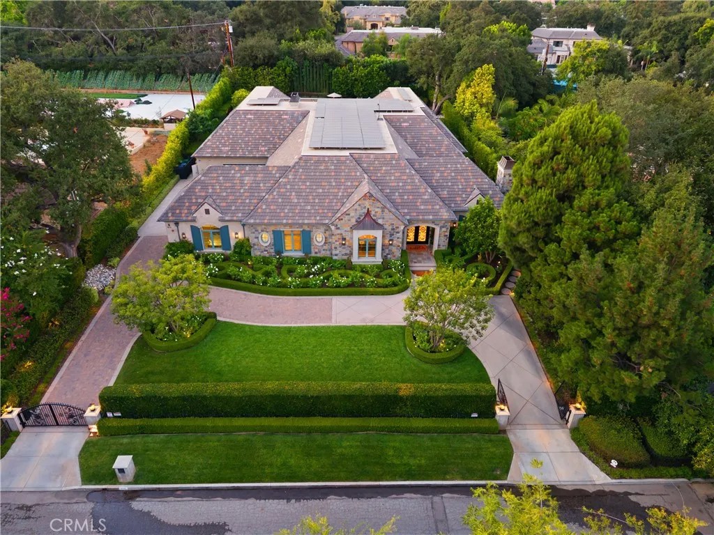 935 W Foothill Boulevard