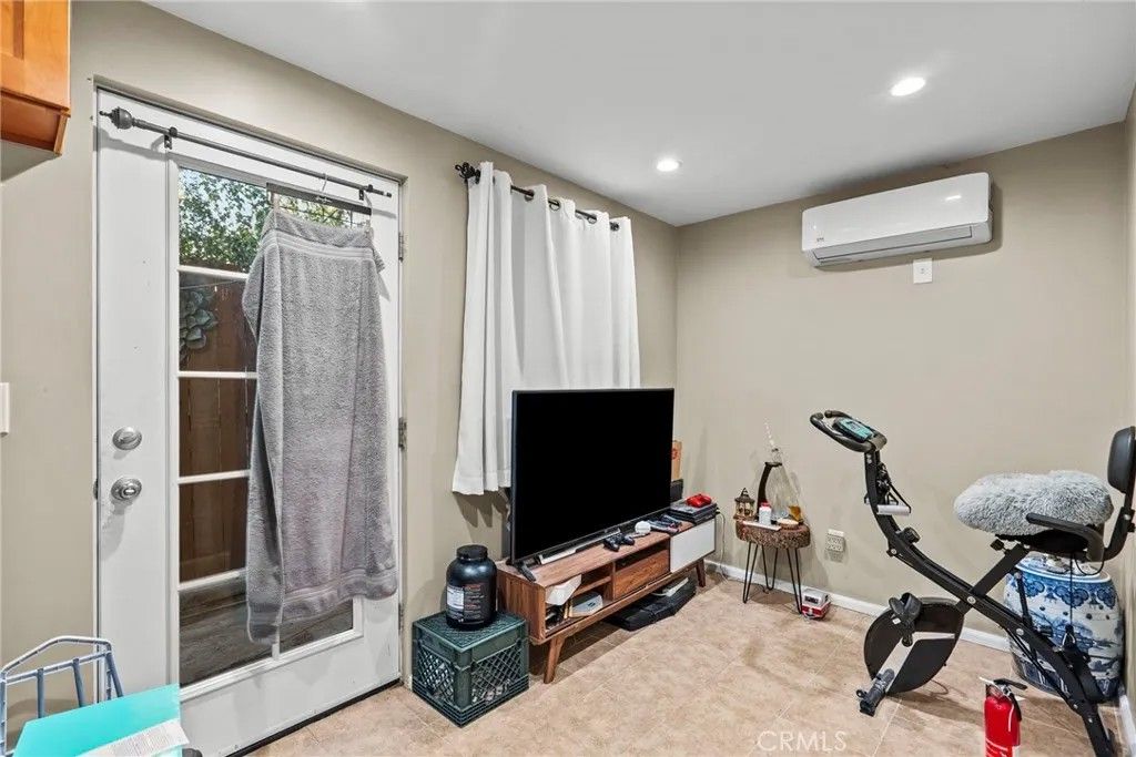 Photo of 13191 Herron Street, Sylmar, CA 91342 (MLS # SR25268948)