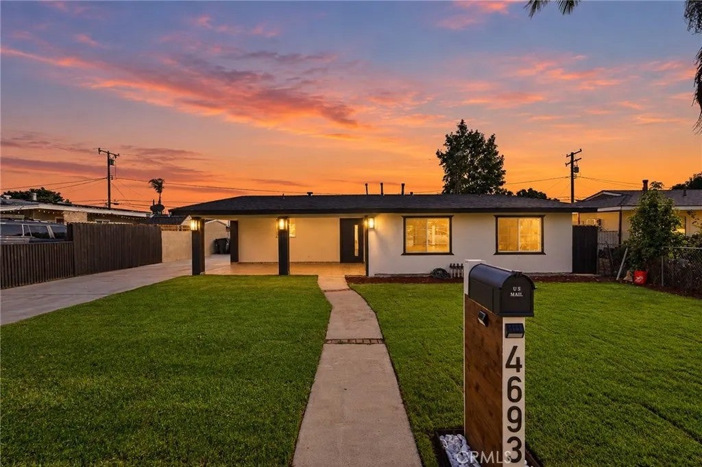 Photo of 4693 Flora ST, Montclair, CA 91763 (MLS # IV26229325)