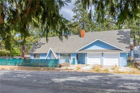 Photo of 200 E Country Club, Big Bear Lake, CA 92314 (MLS # IG26151917)
