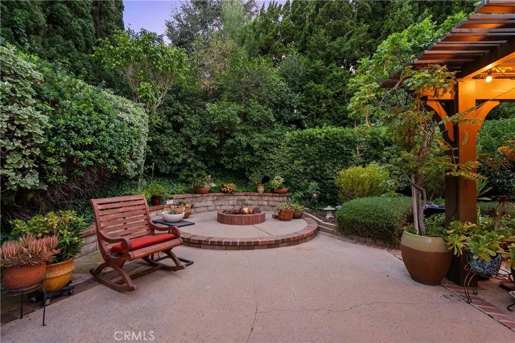 10637 Sylvia Avenue