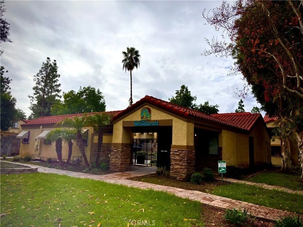 Photo of 1110 W Blaine St #102, Riverside, CA 92507 (MLS # CV26045869)