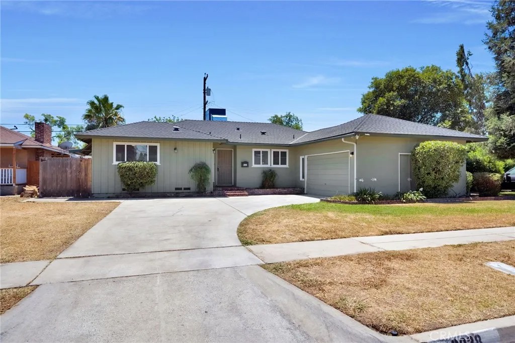2938 E Willis