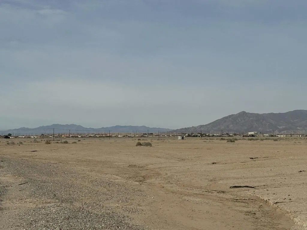 Photo of 1102 Stanford Ave, Salton City, CA 92274 (MLS # NDP2602977)