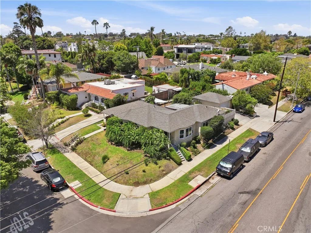 Photo of 9056 Airdrome Street, Los Angeles, CA 90035 (MLS # SR26169146)