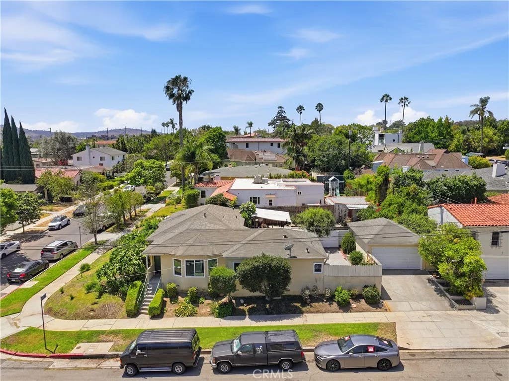 Photo of 9056 Airdrome Street, Los Angeles, CA 90035 (MLS # SR26169146)