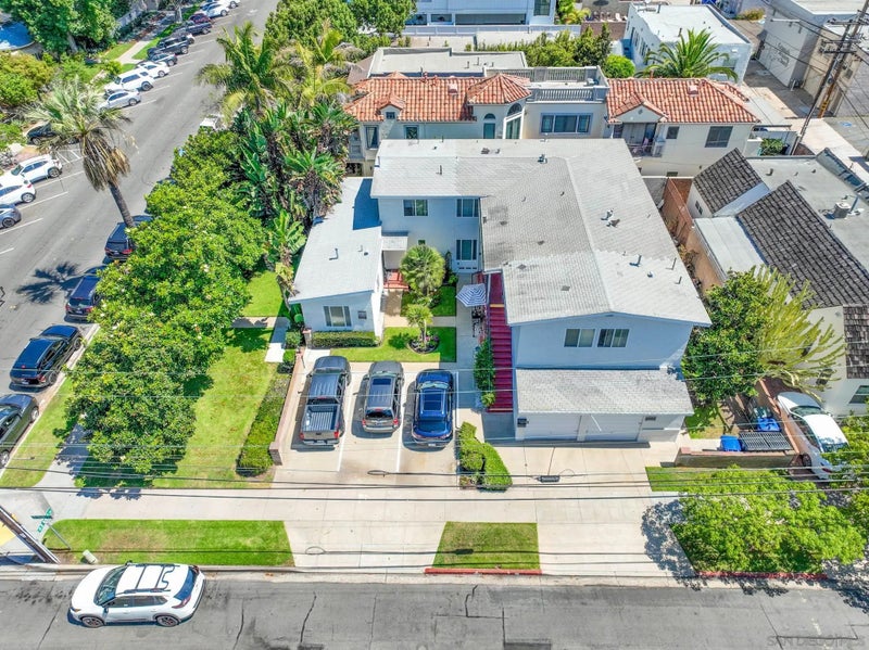 971-79 D Ave.