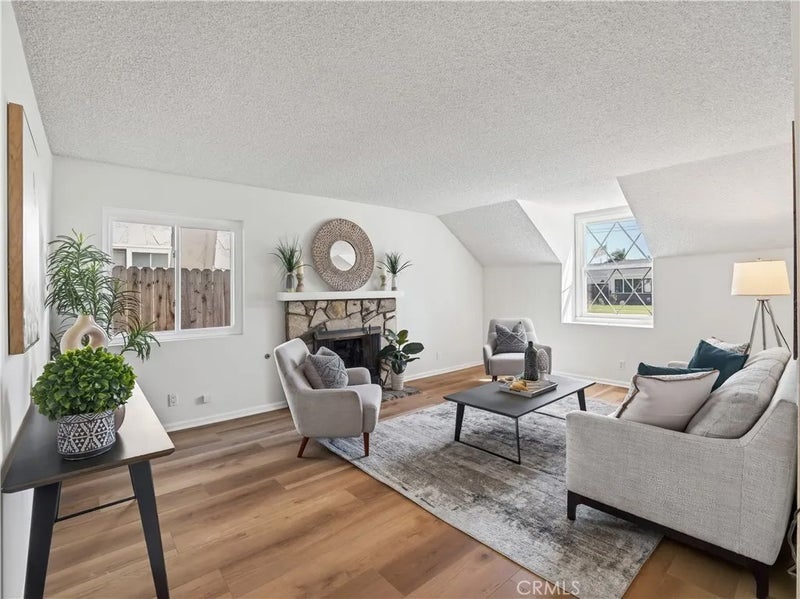 2237 W 231st