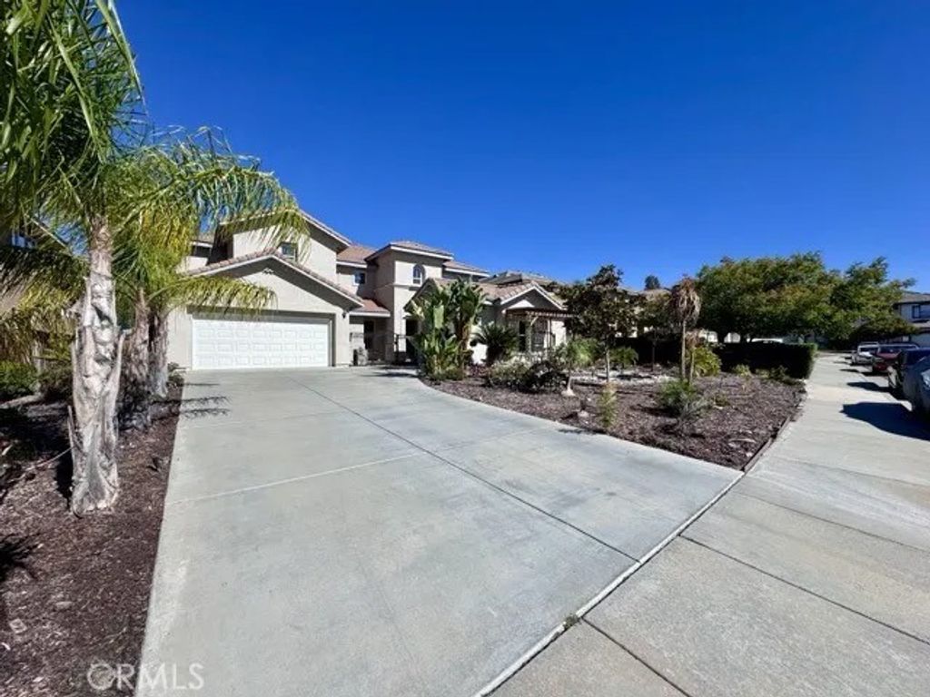 Photo of 23394 Blue Gardenia Ln, Murrieta, CA 92562 (MLS # SW25238484)