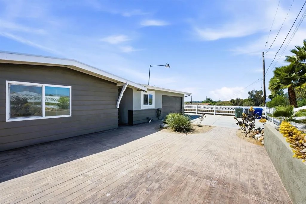 421 Hillcrest Lane