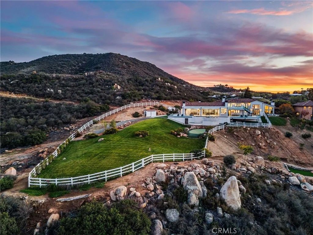 Photo of 37730 Via Baya, Murrieta, CA 92562 (MLS # OC26015017)