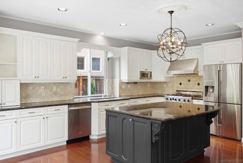 Photo of 4168 Calle Isabelino, San Diego, CA 92130 (MLS # 260022820)