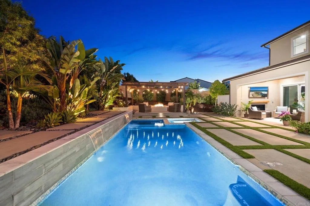 2911 Side Saddle Lane
