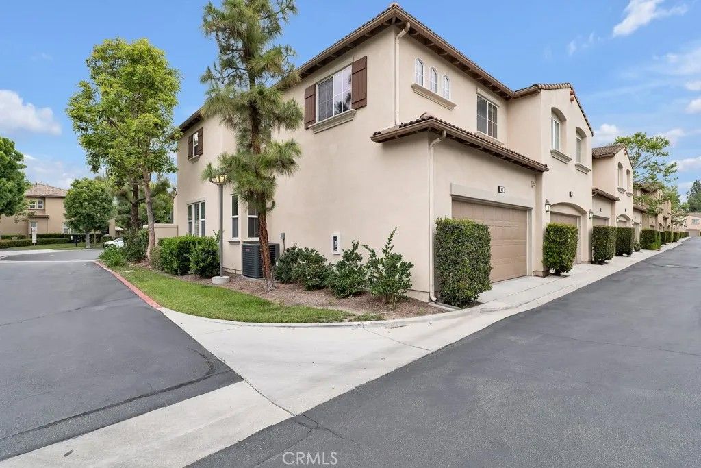 Photo of 82 Trailing Vine, Irvine, CA 92602 (MLS # SR26096608)