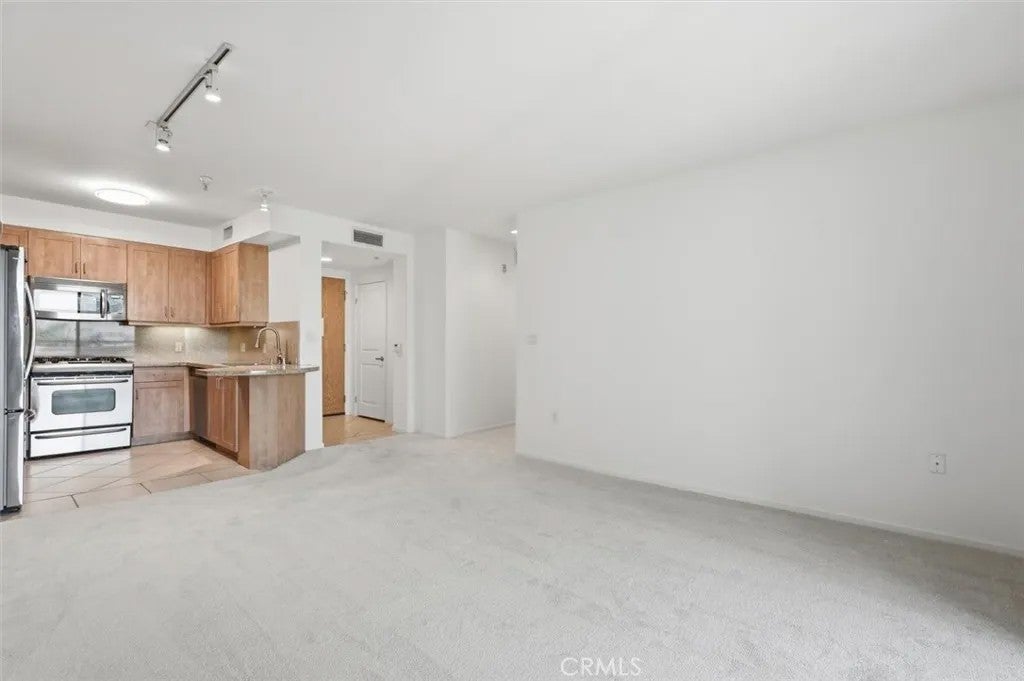 267 S San Pedro 315