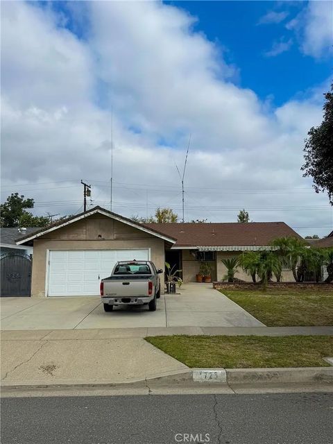 Photo of 1725 W Harvard St, Santa Ana, CA 92704 (MLS # OC25245746) Photo of 1725 W Harvard St, Santa Ana, CA 92704 (MLS # OC25245746)