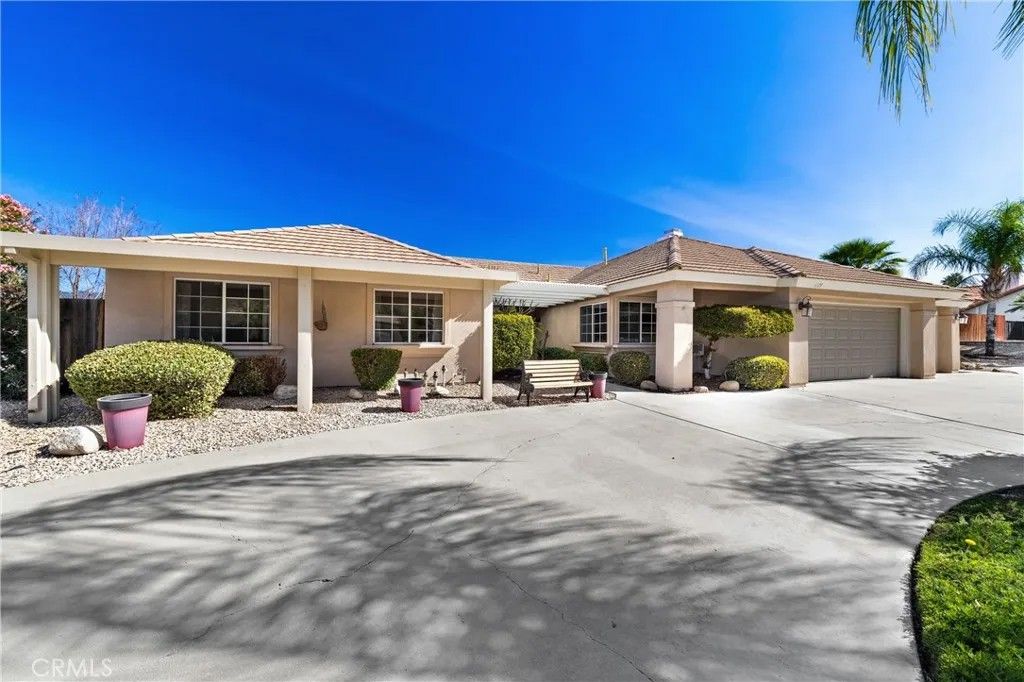 Photo of 1279 Park Ave, San Jacinto, CA 92583 (MLS # SW26045388)