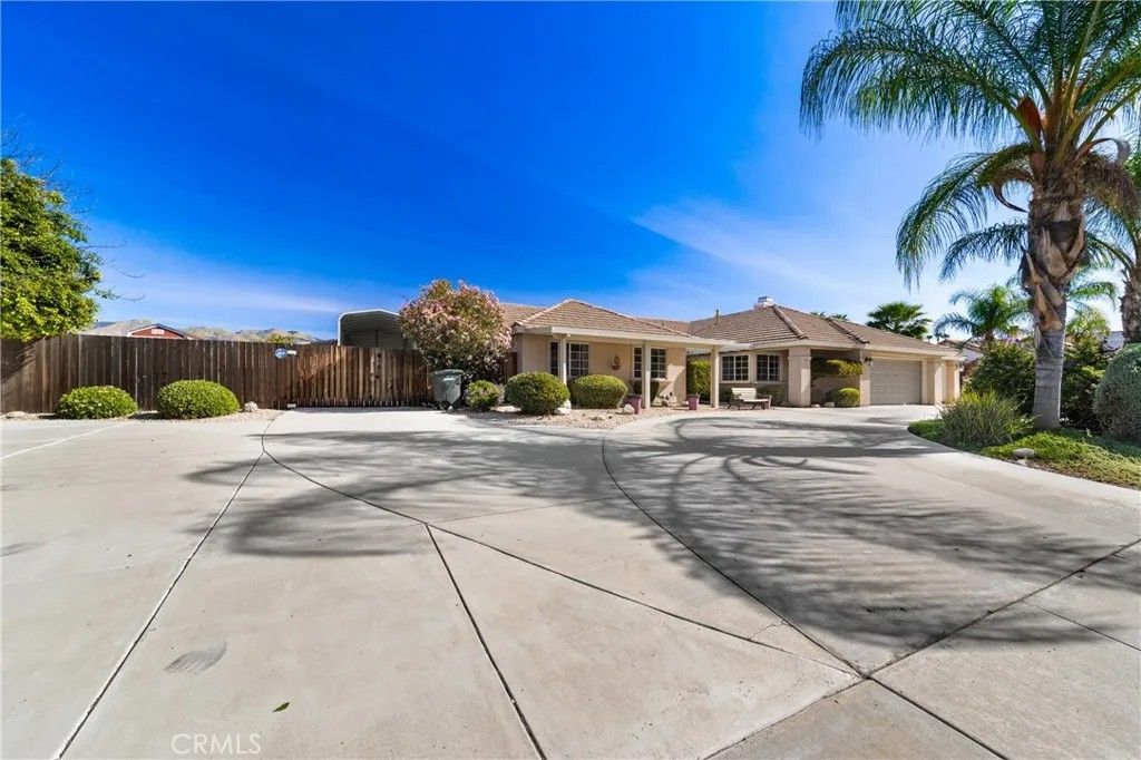 Photo of 1279 Park Ave, San Jacinto, CA 92583 (MLS # SW26045388)